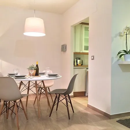 Apartamento Kamora * 모라이라